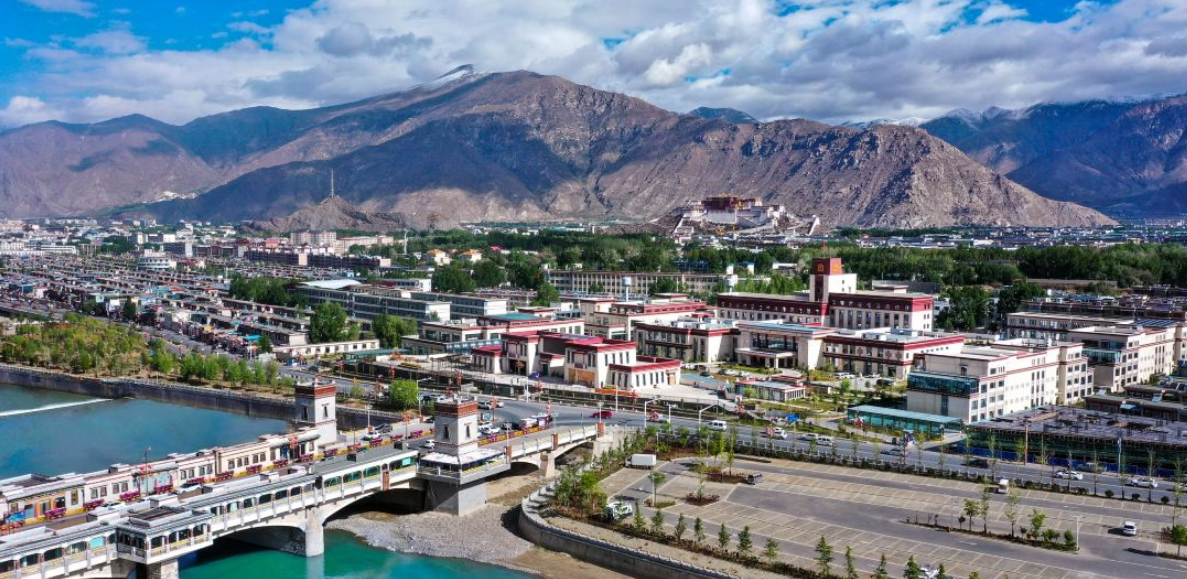 拉萨乃仓大酒店精致标间2晚连住含早单人自助餐2份双人精美下午茶1份